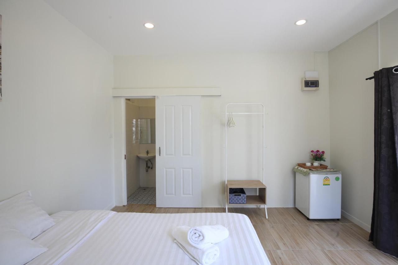 Day Off House Chiang Mai Near Walking Street Apartment Luaran gambar