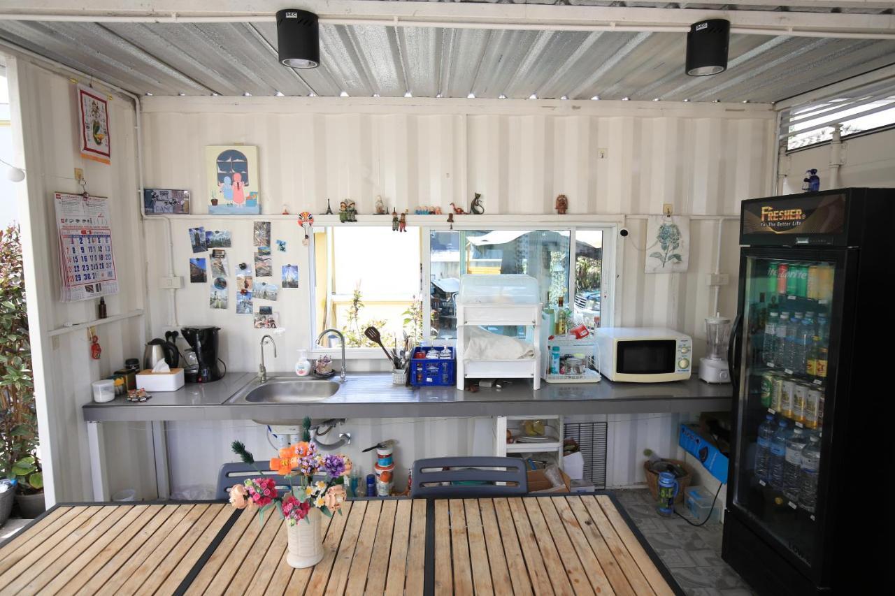 Day Off House Chiang Mai Near Walking Street Apartment Luaran gambar